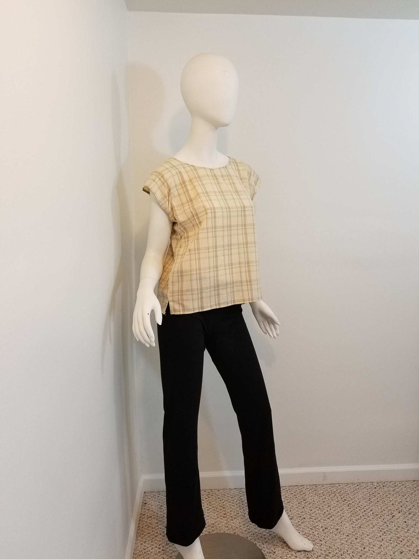 Short sleeve top- checkered brown (size S; US 4)