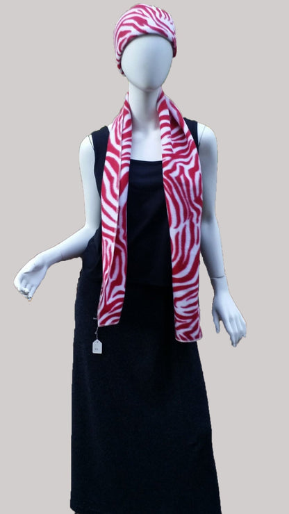 Fleece scarf in red tiger print