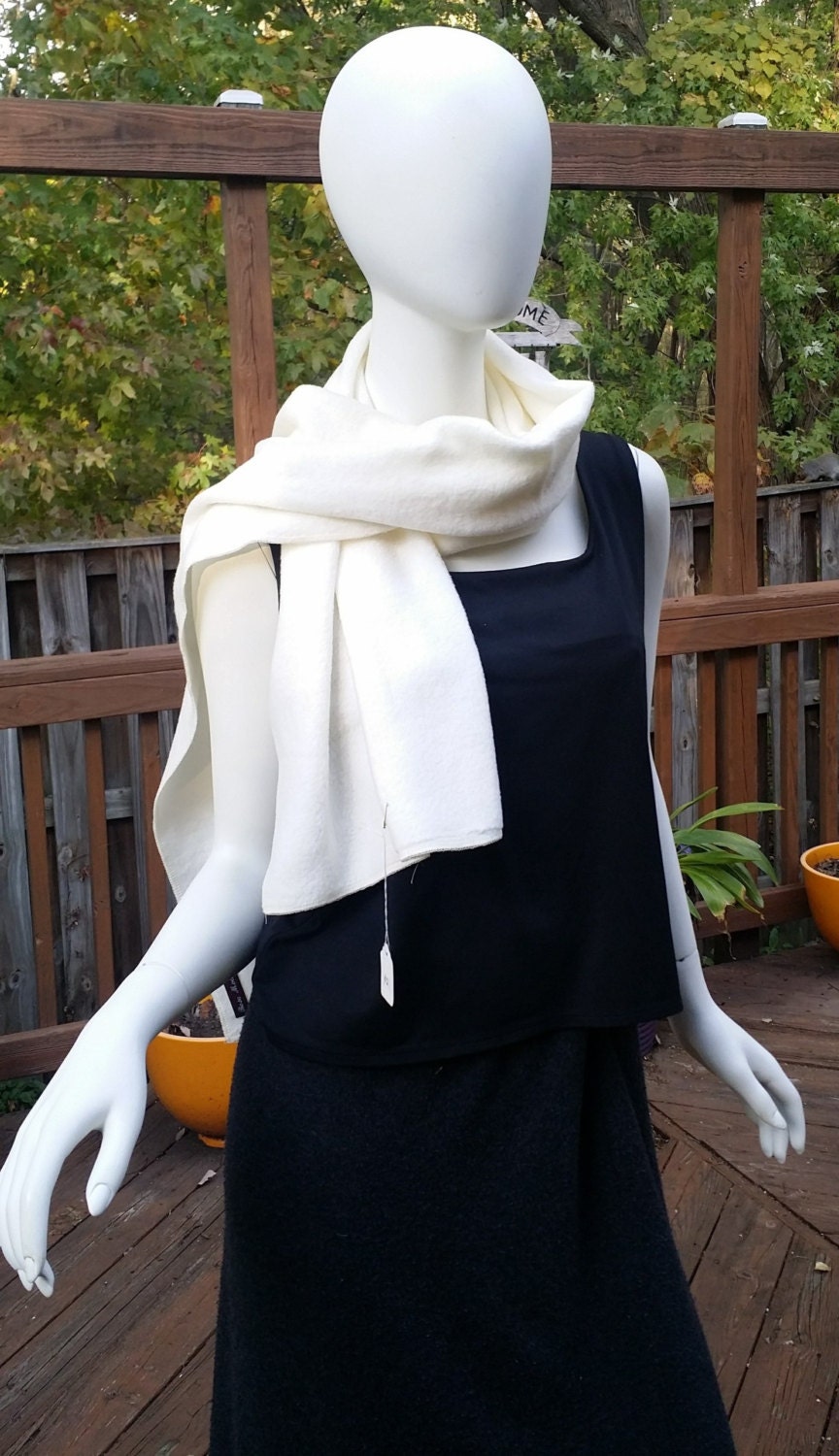 Fleece scarf in ivory