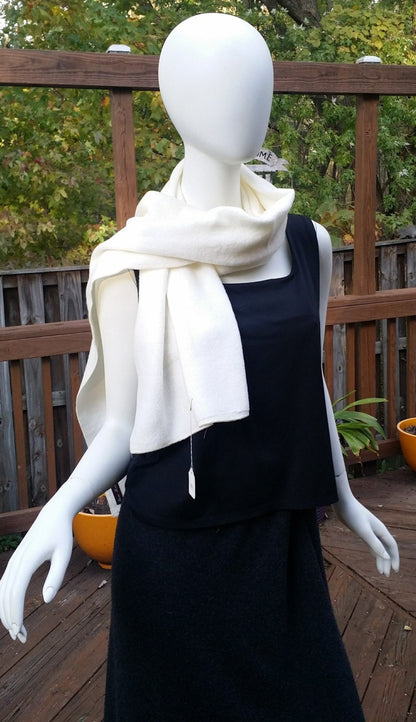 Fleece scarf in ivory