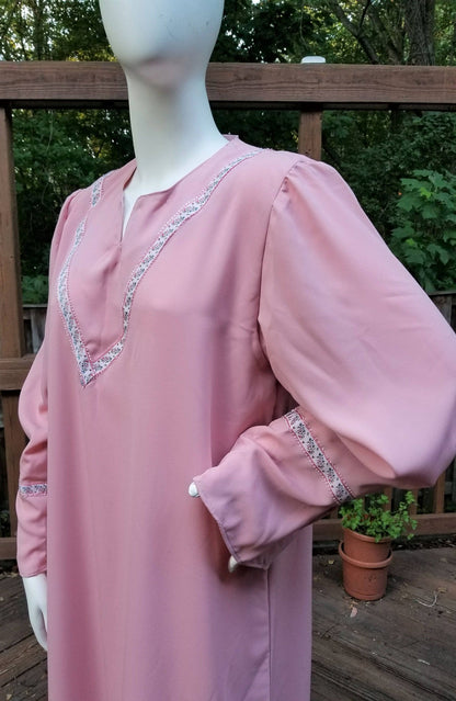 Pink Abaya with Scarf and V-shape ribbon trim (size: US 12 - US 14; L)