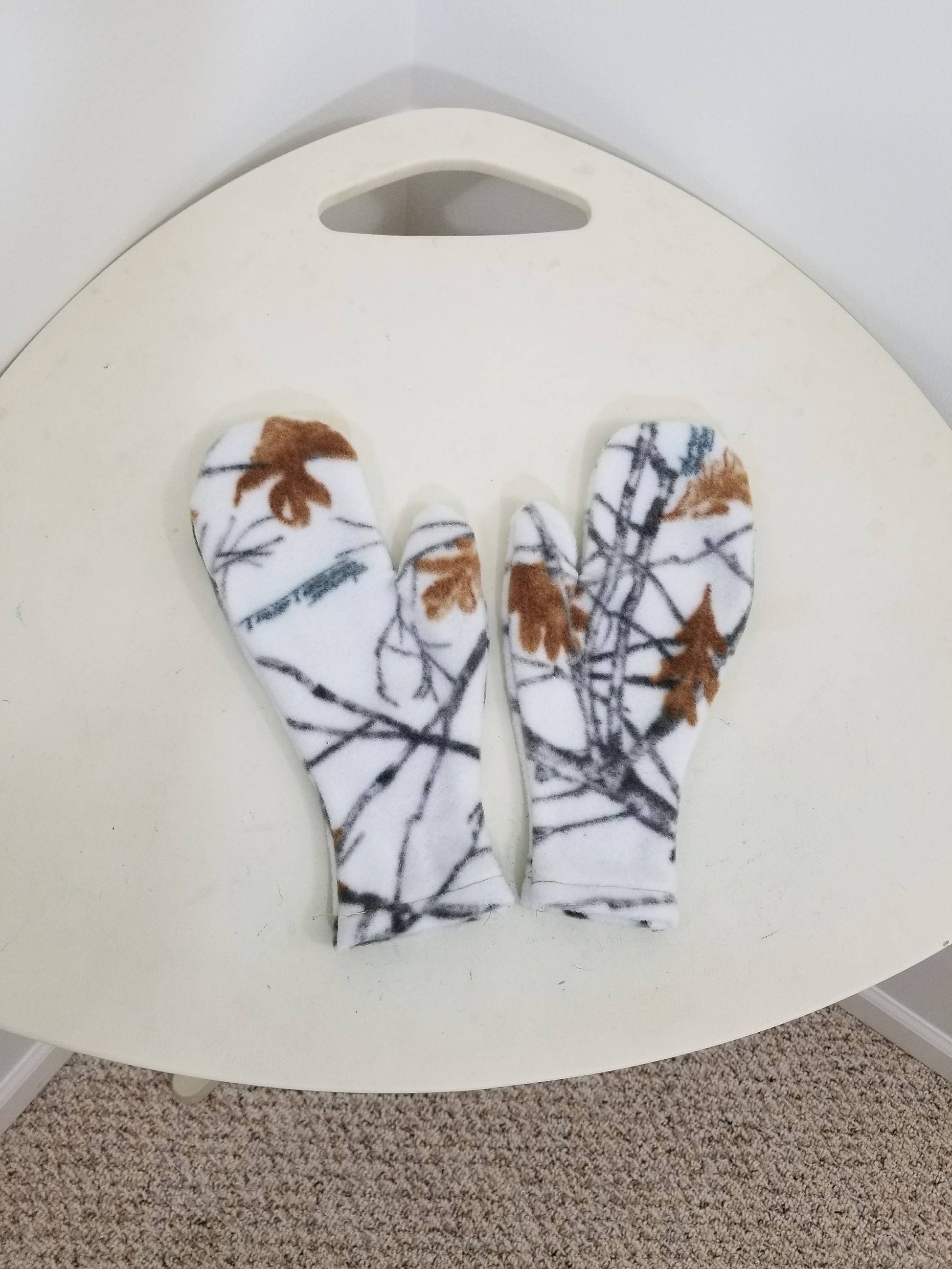 Fleece White camouflage children's mittens
