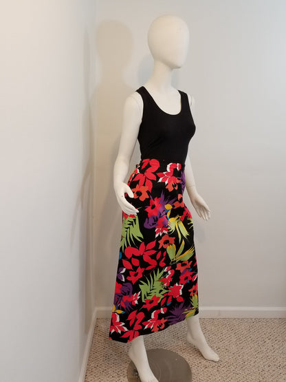 Tropical print skirt- red flowers on black background (3 sizes: S, M, L; US 6, 8, 10)