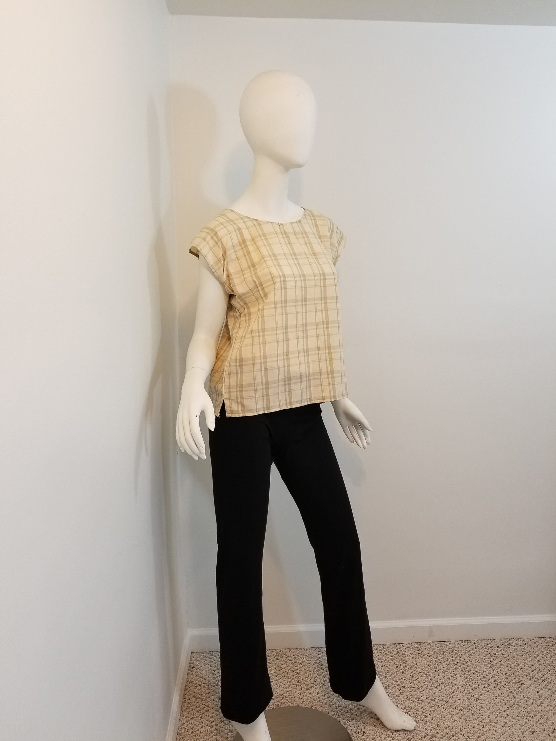 Short sleeve top- checkered brown (size S; US 4)
