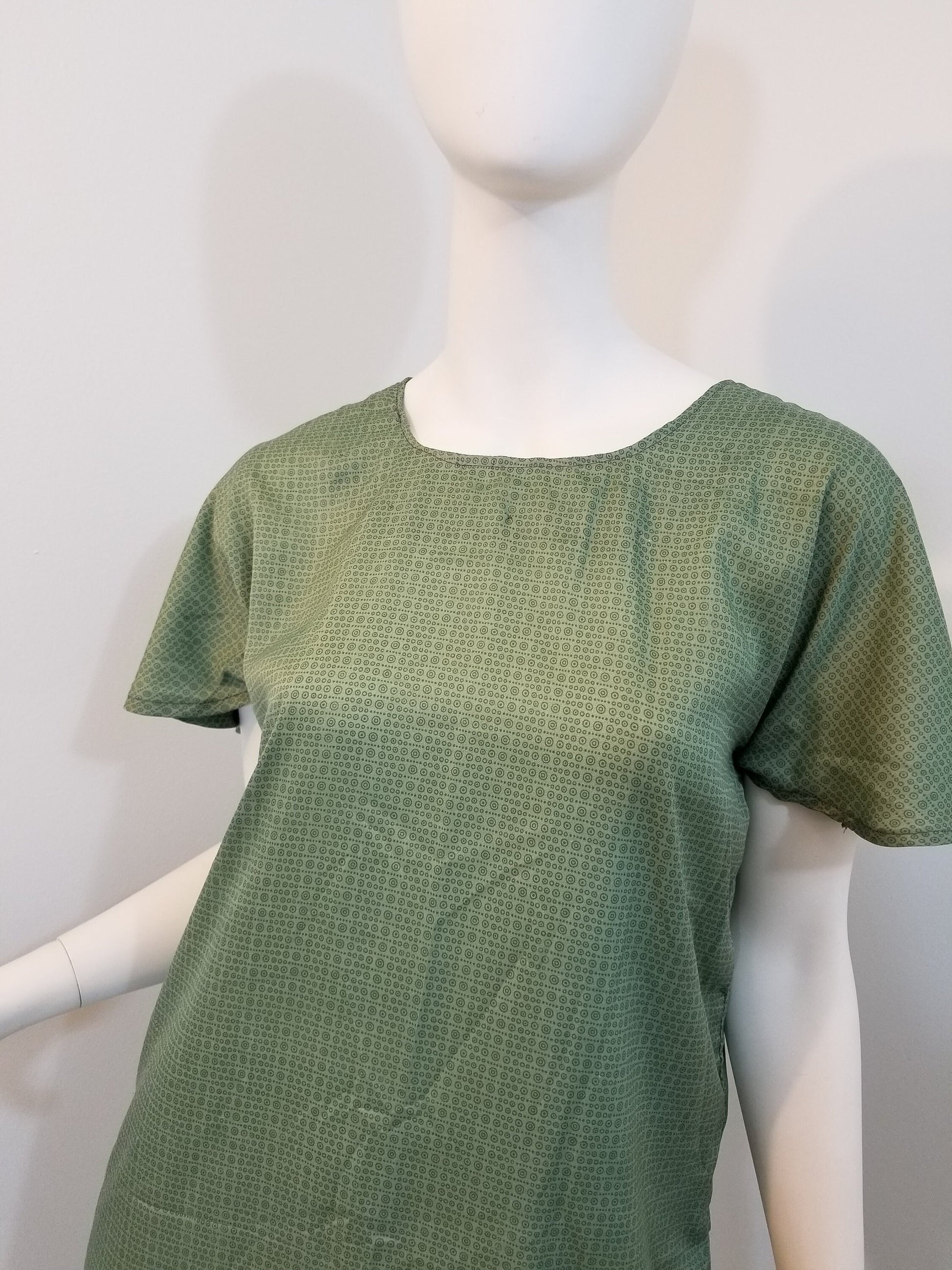 Silky feel dress caftan with belt and butterfly sleeves olive green polyester kaftan (size: US 8)