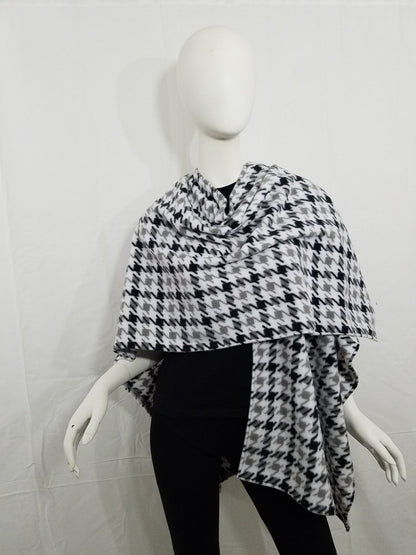 Houndstooth black and white plush fleece wrap (one size fits most)