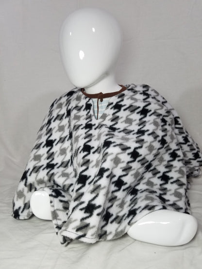 Toddler poncho- houndstooth black and white plush fleece (size: 12-24 months)