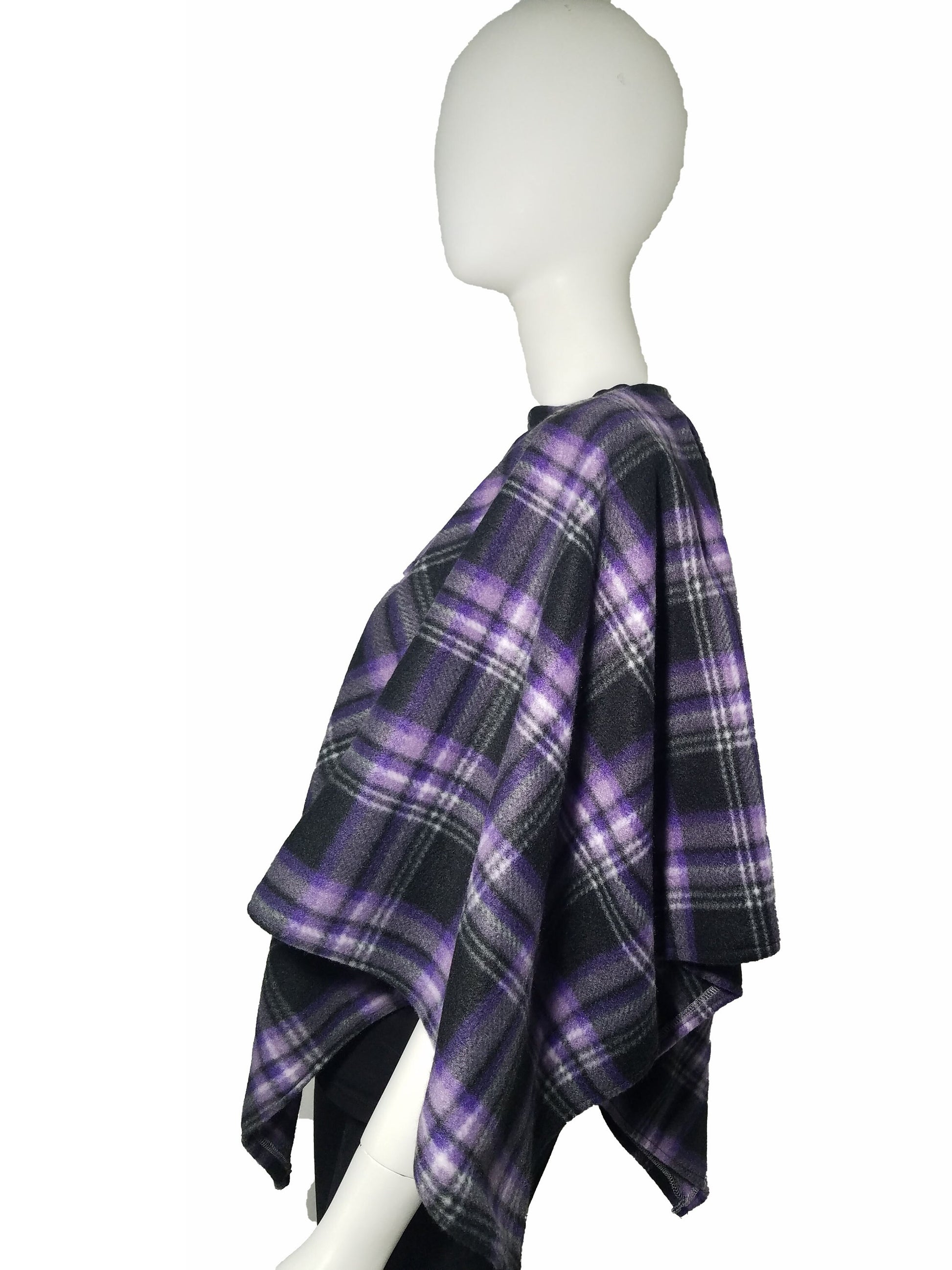 Poncho- purple checkered triangle fleece poncho (size: one size fits most)