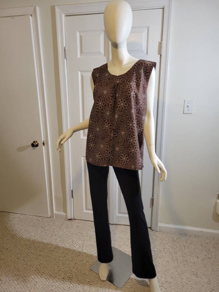 Sleeveless tunic cotton blouse brown with white flowers (size M; US 8)