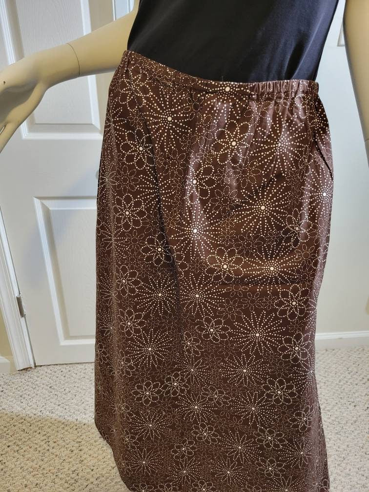 Skirt- brown with white flowers (size M; US 8)
