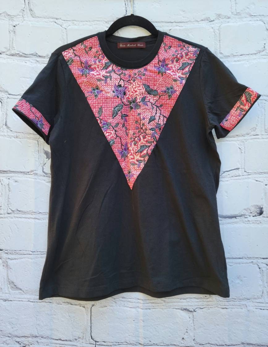 Women's T-shirt black medium with red purple African print kitenge neck embellishment and sleeve trim